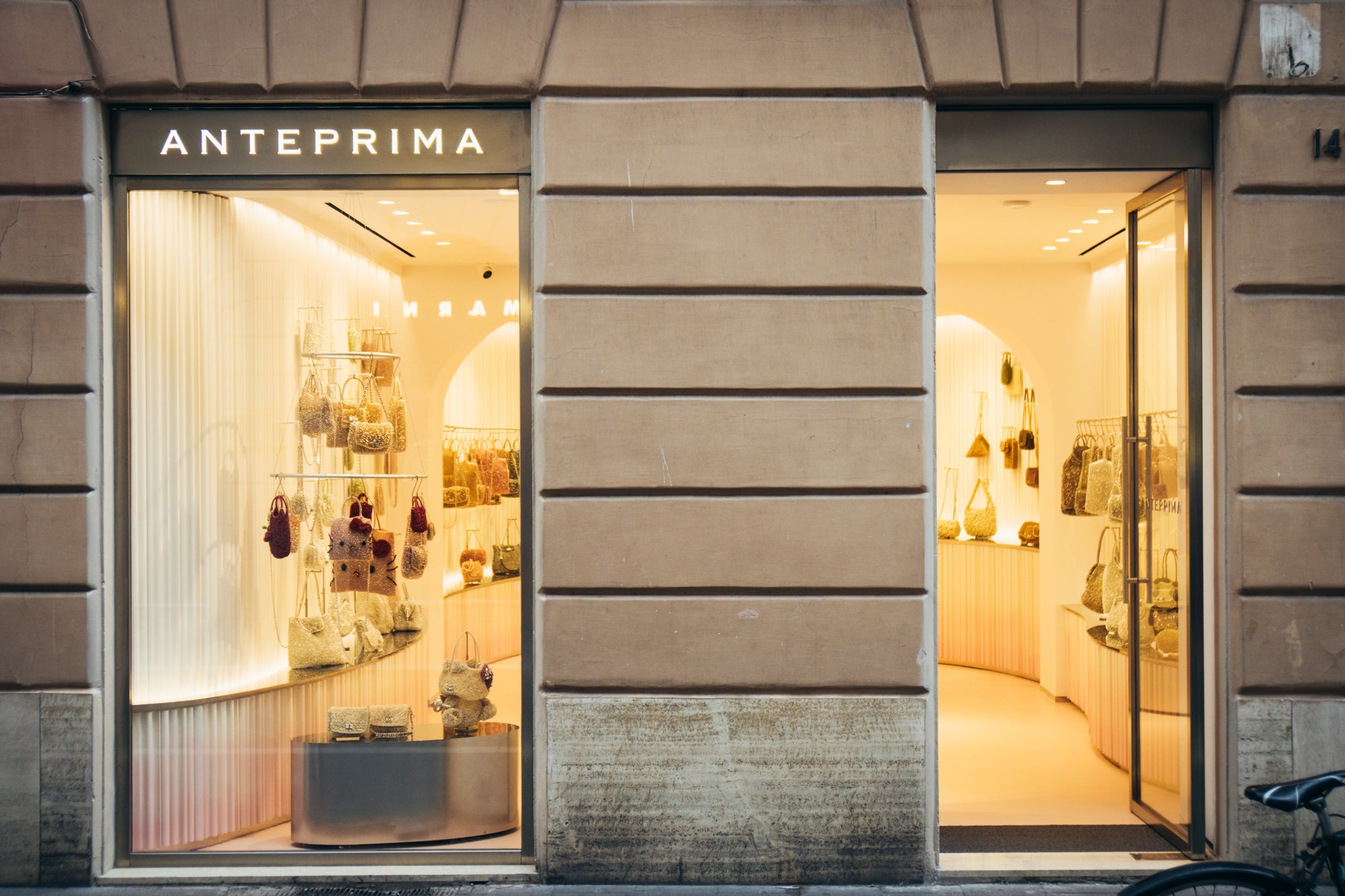 ANTEPRIMA STORE